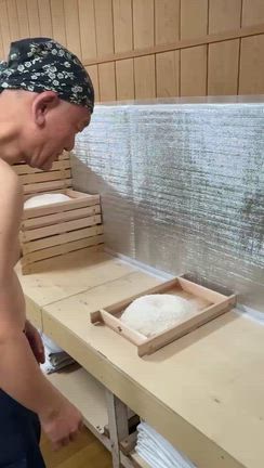 容赦のないギャグ満載の中、神々しい蓋麹造り。の記事動画