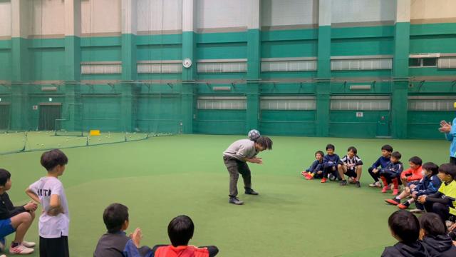 フリースタイル世界チャンピオンひろくんが教室に登場☆愛媛県のサッカースクール☆テクニコタチコ☆の記事動画