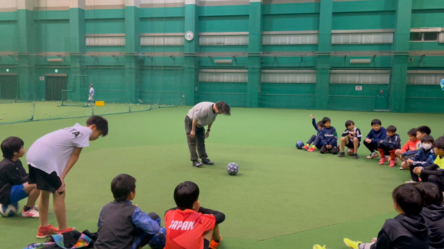 フリースタイル世界チャンピオンひろくんが教室に登場☆愛媛県のサッカースクール☆テクニコタチコ☆の記事動画