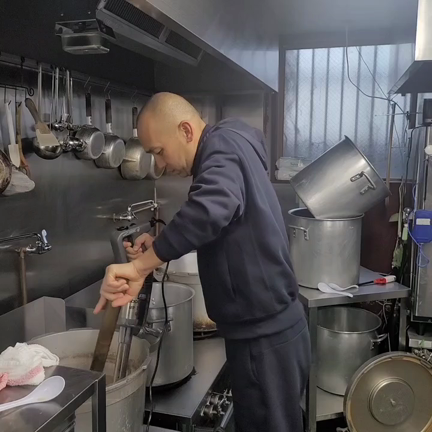 新ブランド　家系ラーメン専門店の記事動画