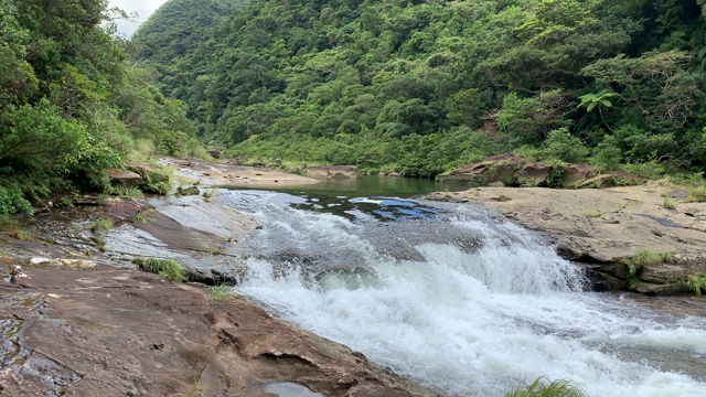 マリユドゥの滝とカンピレーの滝の記事動画