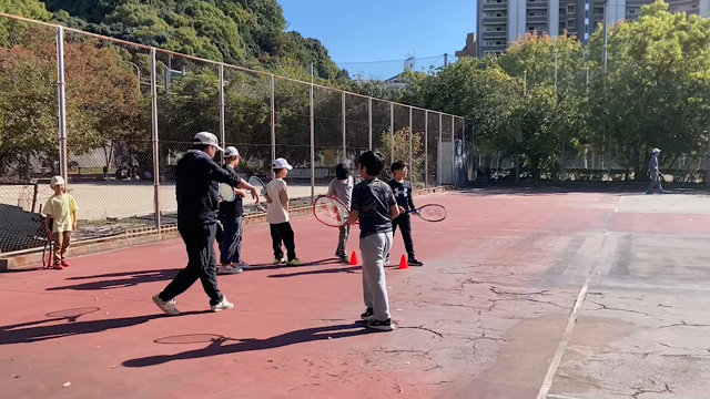 テニス教室の記事動画