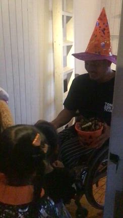 Halloween Hula♫の記事動画