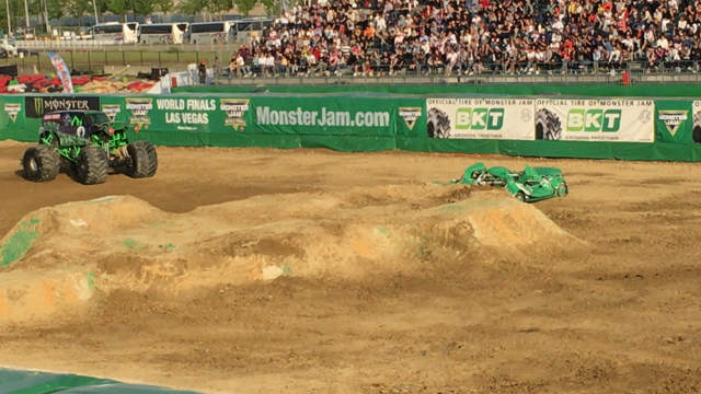 Monster Jam 2016 モンスタートラックの記事動画