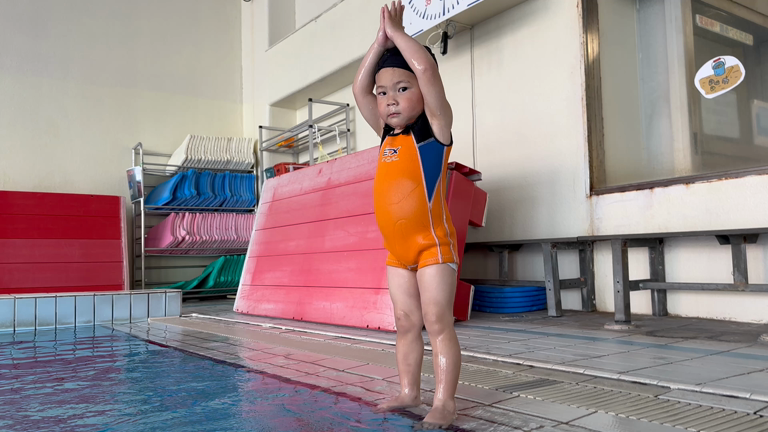 ベビースイミングの記事動画