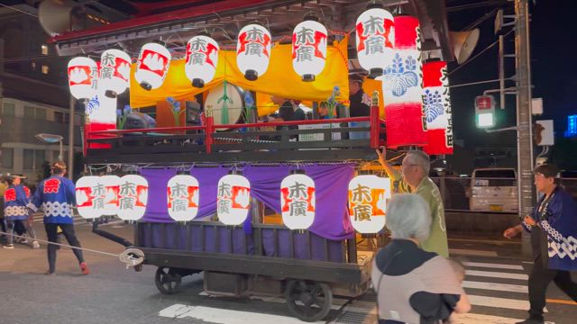 山車が.... 信号待ち（笑）の記事動画