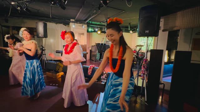 モダンタイムスで演奏の記事動画