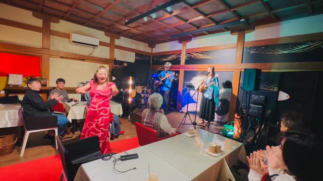 お堂カフェで踊りましたの記事動画