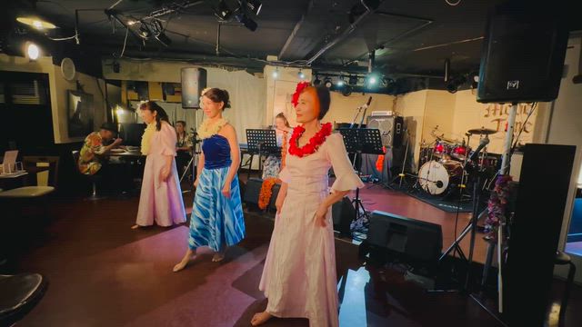 モダンタイムスで演奏の記事動画