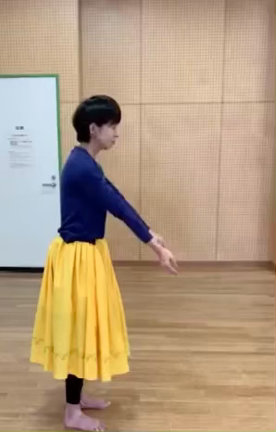 Hula o Lanikai岡本三穂先生の古典フラレッスンで手の挙げ方を学んできましたの記事動画