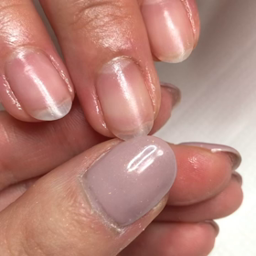 音まで聞いて！ジェルネイルをオフした直後の爪の画像