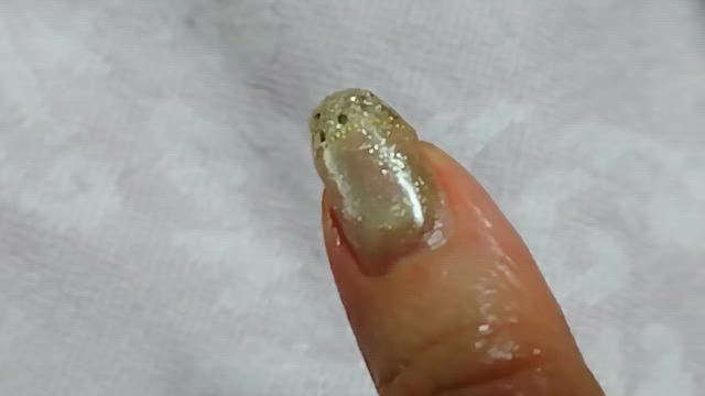 ネイルメモ：シャンパンゴールドの記事動画