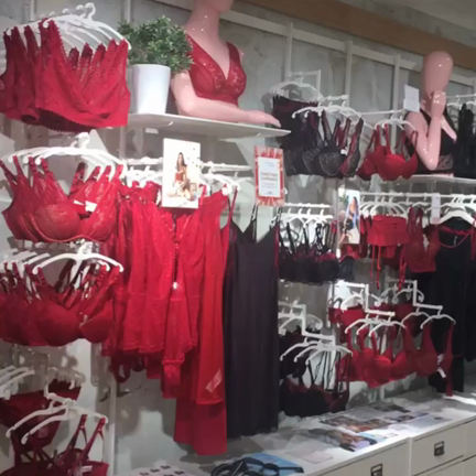 アジア最大の旗艦店Intimissimi＠渋谷の記事動画