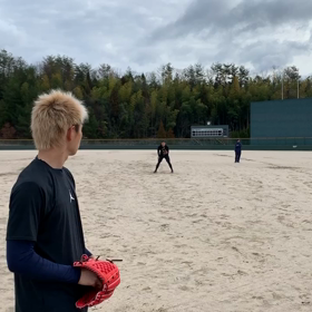 オリックス山岡選手 キャッチボールの画像