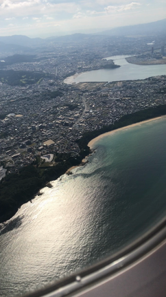 飛行機に乗るの記事動画