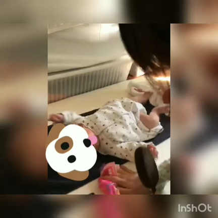 泣き止む動画で大興奮の娘の記事動画
