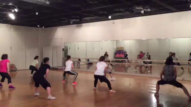 Aerobics&amp;FineMoveStretch®の記事動画