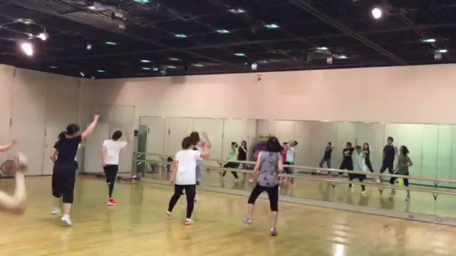 Aerobics&amp;FineMoveStretch®の記事動画
