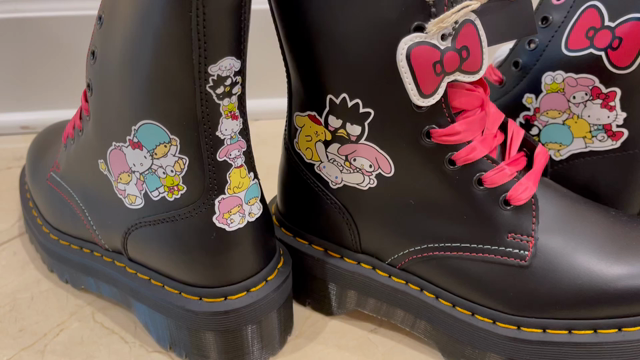 ドクターマーチン　サンリオ　コラボブーツ　Dr. Martensの記事動画