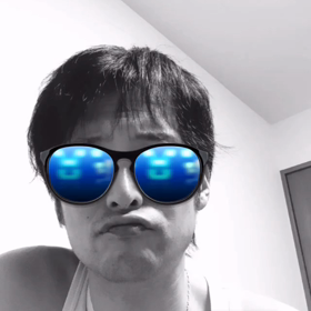 自撮り動画をGif化するアプリの画像
