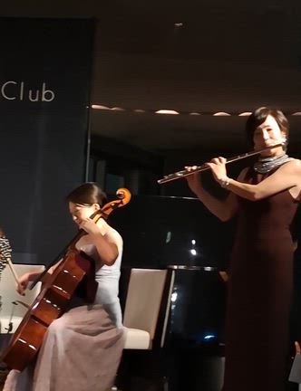 「ザ・ペニンシュラ東京」内、VIP メディカル クラブで パーティ★の記事動画