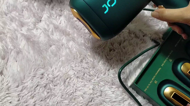 《動画レビュー》英国発！美顔器搭載の高級IPL脱毛器「ヴィーナスプロ／カレントボディ」を体験の記事動画