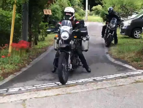 偶然出会ったライダーさんから中型免許教習思い出したの記事動画