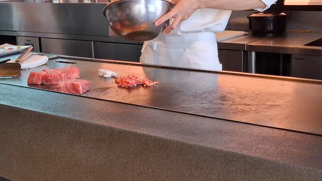 7/9　#四万六千日　浅草寺のあとのランチは　#TEPPANYAKI 10 SHIBUYAの記事動画