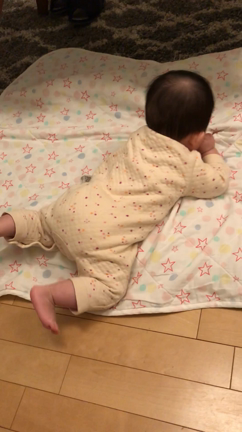 7カ月半でやっと寝がえり！の記事動画