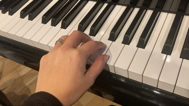 ピアノの鍵盤を押し続けているつもりになっていても押せてない現象！の記事動画