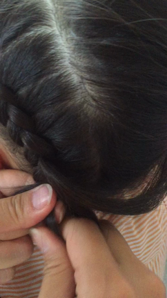 編み込み×お花×三つ編みのヘアアレンジ♡の記事動画