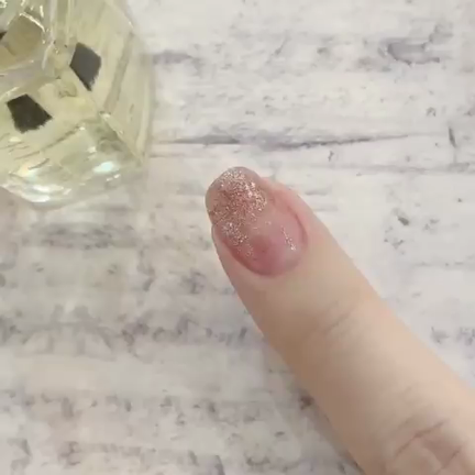 ♡  【100円ネイル】キャンドゥのマニキュア1本で＊キラキラなギャラクシーネイル  ♡の記事動画