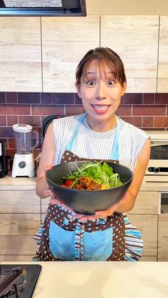 1日分の野菜とタンパク質がとれる冷やし豆乳坦々麺です！の記事動画