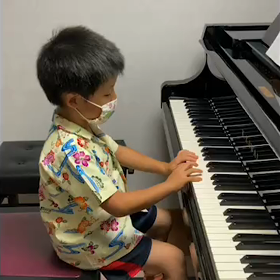 年長男子、テキスト1冊ひいたよ！の画像