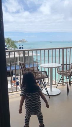 Hawaii⭐︎OUTRIGGER Reef Waikiki Beach Resort〜お部屋編の記事動画