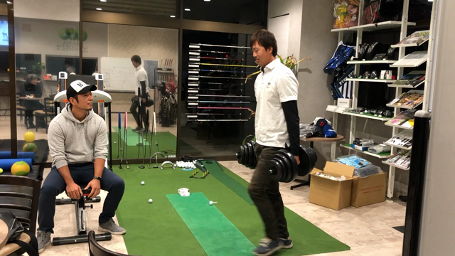 笑いのあるゴルフスタジオ！の記事動画