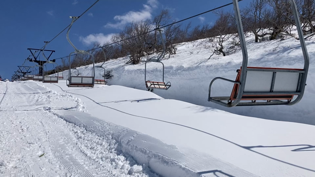 4/10月山スキー場オープン！の記事動画