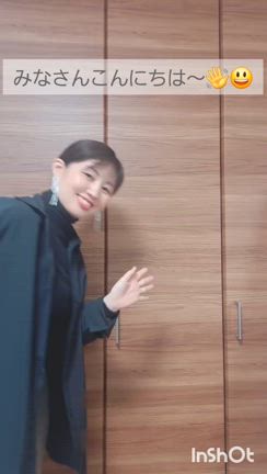 【大きなシャツの着こなし方法】の記事動画