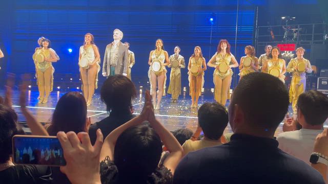 コーラスライン　アダム•クーパー主演の記事動画