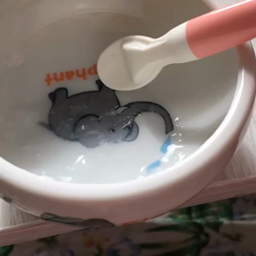 離乳食デビュー(動画)の画像