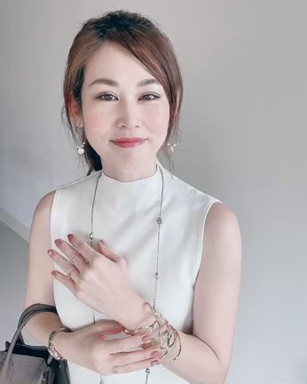 てっとり早く明るく若く見える白！！の記事動画