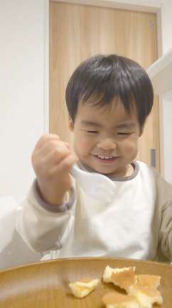 ドラ飯468日目／動画★★やりたそうだったのでフォークを使わせてみたら………の記事動画
