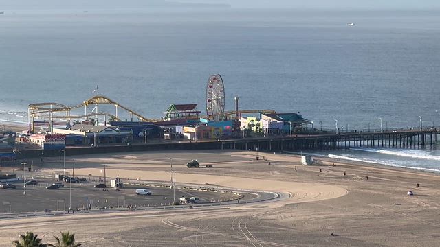 【ロサンゼルス】砂浜の手入れの記事動画