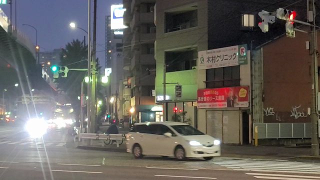 砂時計式の歩行者信号を導入の記事動画