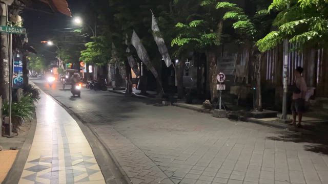 結局夕飯は昨日と同じ日本人オーナーのワルンへの記事動画