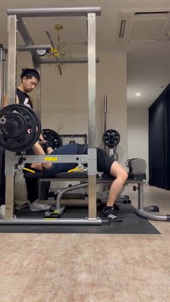 祝！ベンチプレス100kg達成(*^^*)の記事動画