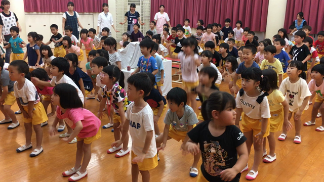 お泊まり保育 その6 夕べの集いの記事動画