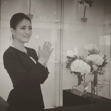 新郎新婦に祝福を伝えるためにゲストがすぐにできる簡単な事！の記事動画