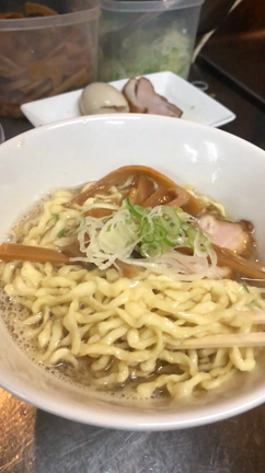 初めて来るお客様、だいたいラーメンとつけ麺１つずつ頼む説の記事動画