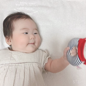 2m26d 握れるようになりました♡の画像